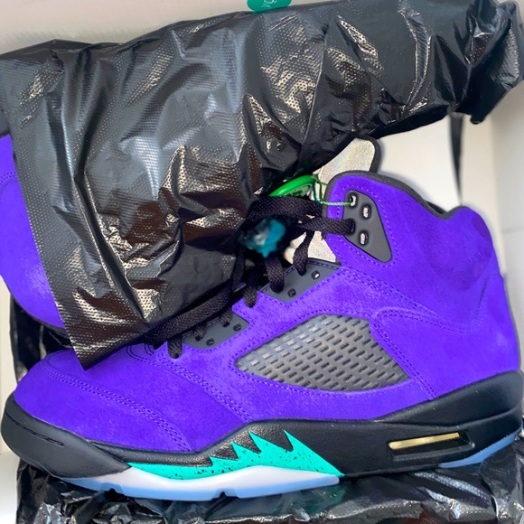 Retro Air Jordan 5’s 9.5